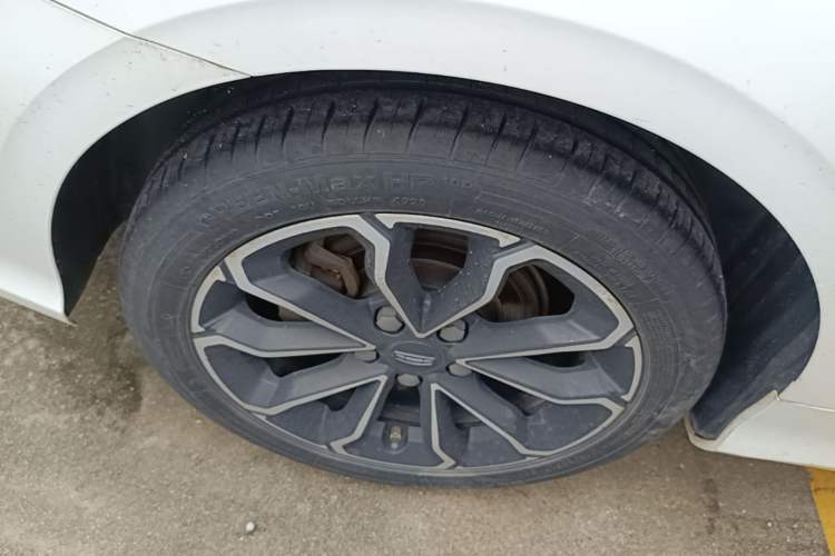 Used Geely Auto Binray 2021 1.4T CVT Asian Games Edition Right Rear Wheel Hub