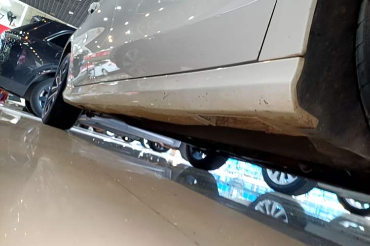 Used Geely Auto Binray 2021 1.4T CVT Asian Games Edition Right Side Sill