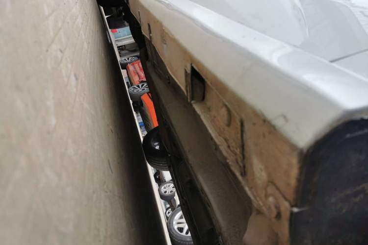 Used Geely Auto Binray 2021 1.4T CVT F-Sport Edition Right Side Sill