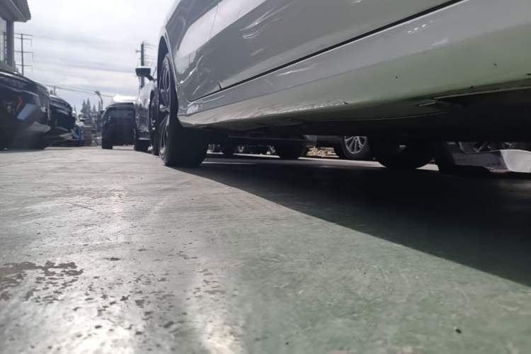 Used Geely Auto Binray 2021 1.4T CVT Asian Games Edition Right Side Sill