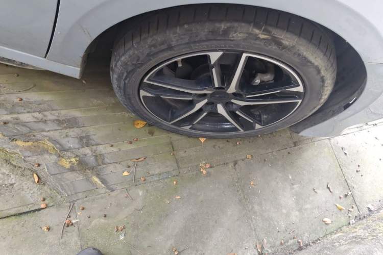 Used Geely Auto Binray 2022 Binrui COOL 1.5T DCT Windstorm Edition Right Front Wheel Hub