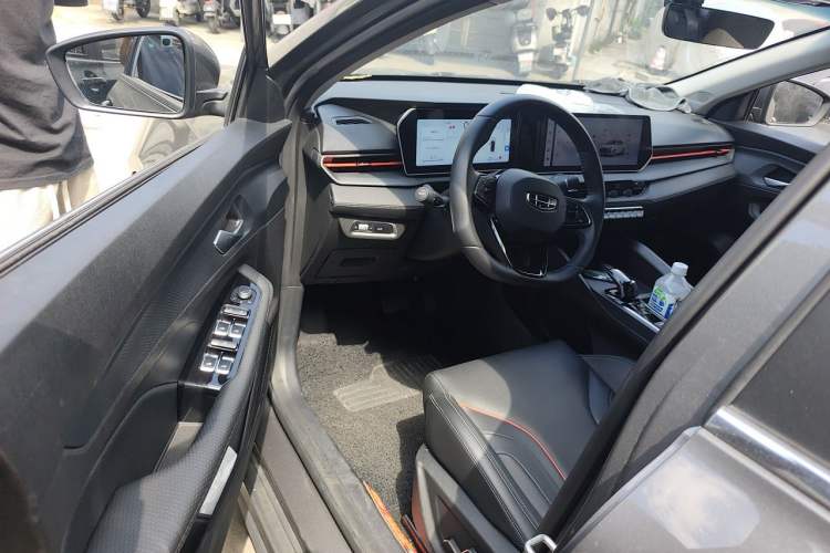 Used Geely Auto Binray 2022 Binrui COOL 1.5T DCT Electric Edition Driver Seat