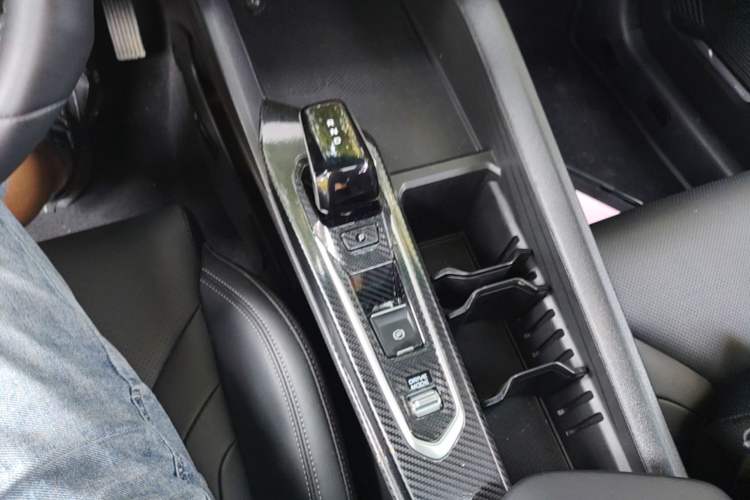 Used Geely Auto Binray 2022 Binrui COOL 1.5T DCT Electric Edition Gear Lever