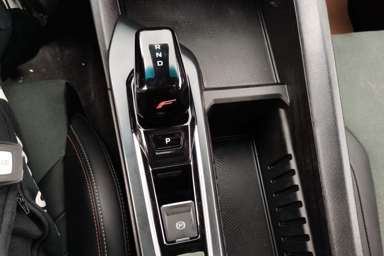 Used Geely Auto Binray 2022 Binrui COOL 1.5T DCT Thunder Edition Gear Lever