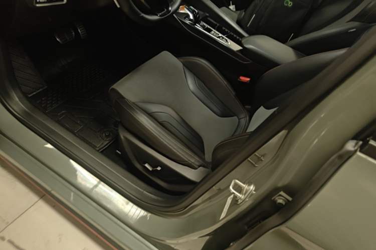 Used Geely Auto Binray 2022 Binrui COOL 1.5T DCT Thunder Edition Left Front Seat