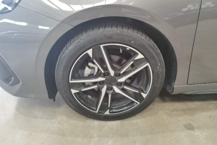Used Geely Auto Binray 2022 Binrui COOL 1.5T DCT Electric Edition Left Front Wheel Hub