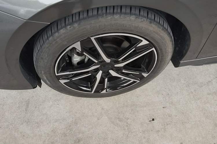 Used Geely Auto Binray 2022 Binrui COOL 1.5T DCT Electric Edition Left Front Wheel Hub