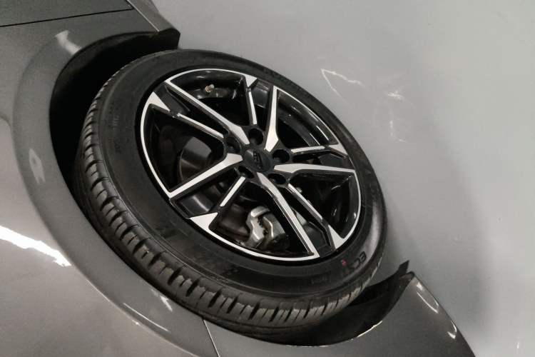Used Geely Auto Binray 2022 Binrui COOL 1.5T DCT Electric Edition Left Front Wheel Hub