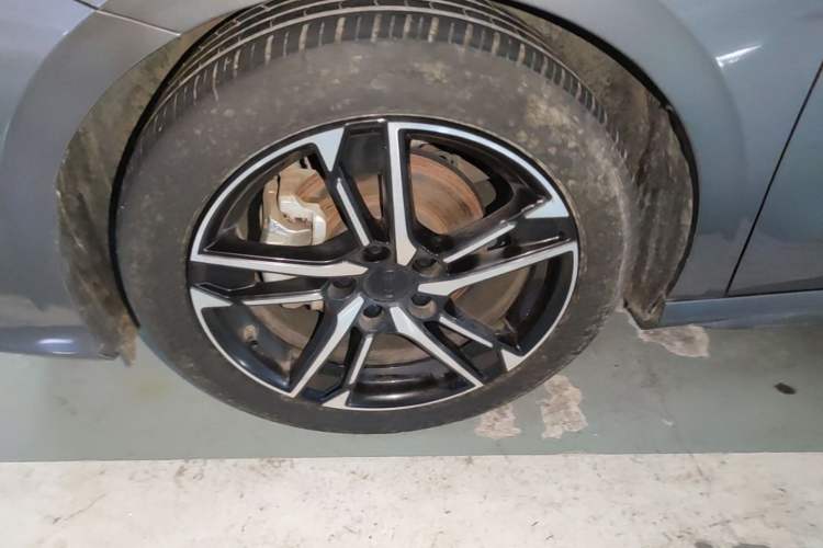 Used Geely Auto Binray 2022 Binrui COOL 1.5T DCT Electric Edition Left Front Wheel Hub