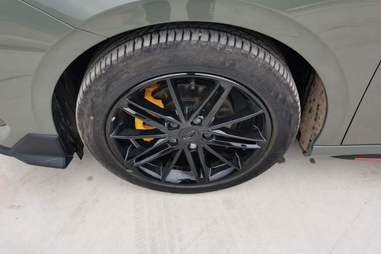 Used Geely Auto Binray 2022 Binrui COOL 1.5T DCT Thunder Edition Left Front Wheel Hub