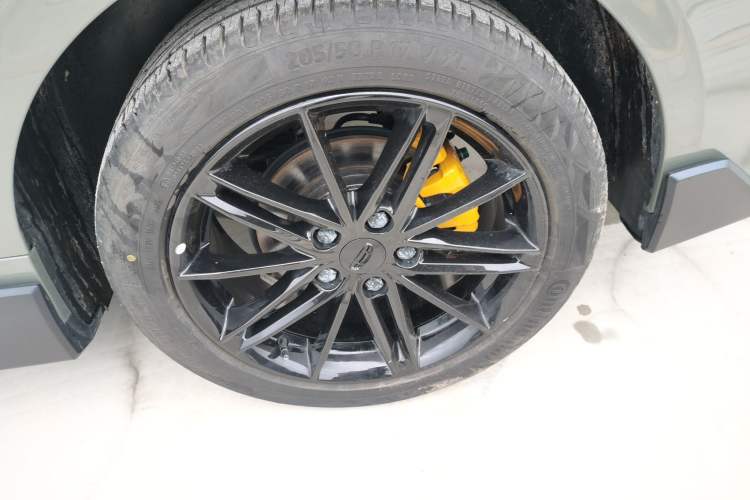 Used Geely Auto Binray 2022 Binrui COOL 1.5T DCT Thunder Edition Left Rear Wheel Hub