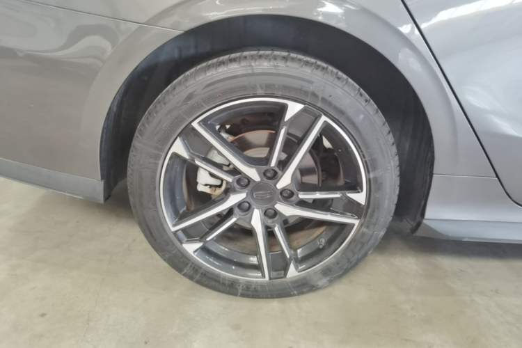 Used Geely Auto Binray 2022 Binrui COOL 1.5T DCT Electric Edition Right Rear Wheel Hub