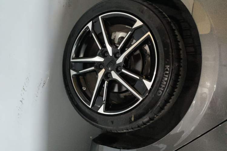 Used Geely Auto Binray 2022 Binrui COOL 1.5T DCT Electric Edition Right Rear Wheel Hub