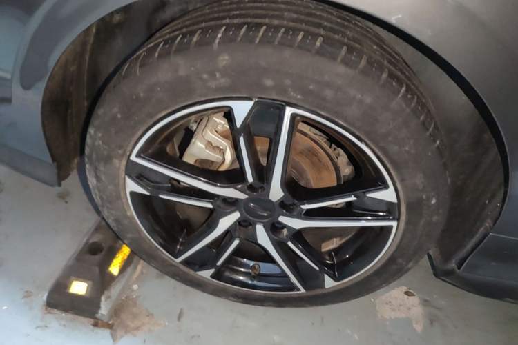 Used Geely Auto Binray 2022 Binrui COOL 1.5T DCT Electric Edition Right Rear Wheel Hub
