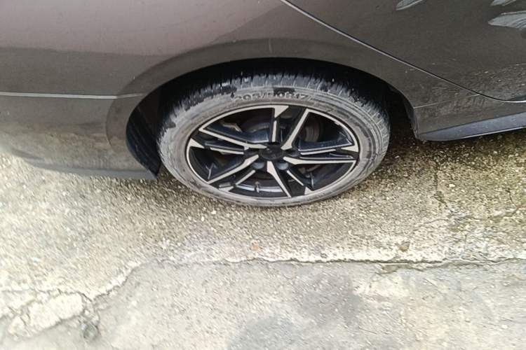 Used Geely Auto Binray 2022 Binrui COOL 1.5T DCT Electric Edition Right Rear Wheel Hub