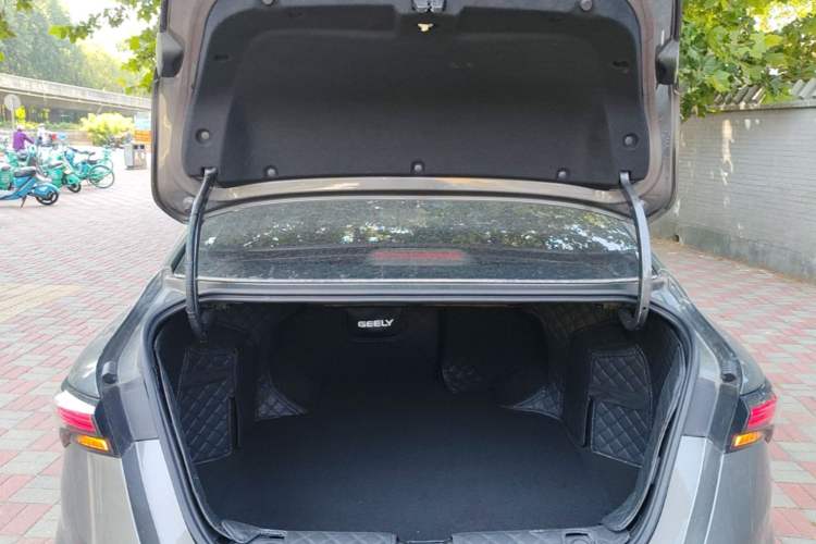 Used Geely Auto Binray 2022 Binrui COOL 1.5T DCT Electric Edition Trunk
