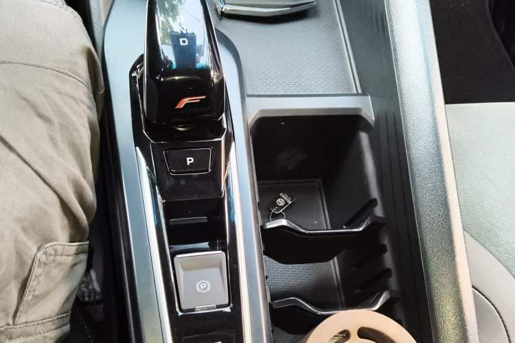 Used Geely Auto Binray 2022 Binrui COOL 1.5T DCT Thunder Edition Gear Lever