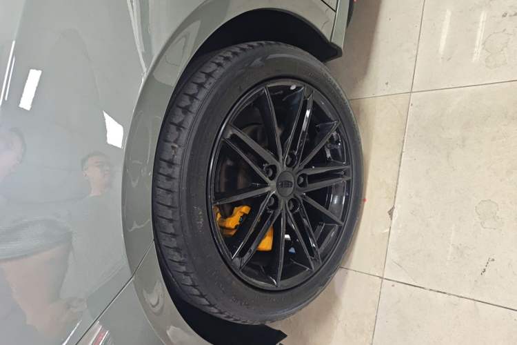 Used Geely Auto Binray 2022 Binrui COOL 1.5T DCT Electric Edition Left Front Wheel Hub