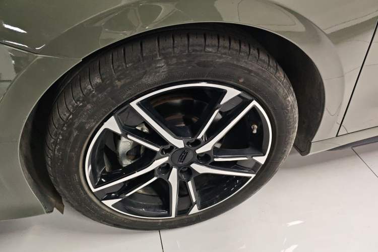 Used Geely Auto Binray 2022 Binrui COOL 1.5T DCT Electric Edition Left Front Wheel Hub