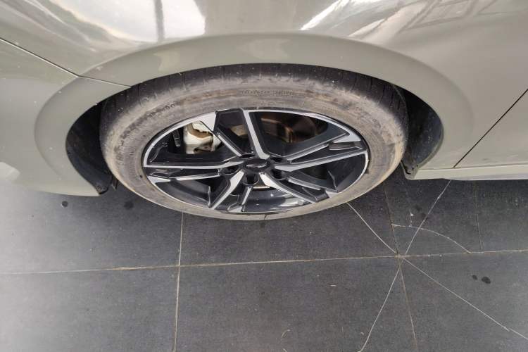 Used Geely Auto Binray 2022 Binrui COOL 1.5T DCT Electric Edition Left Front Wheel Hub