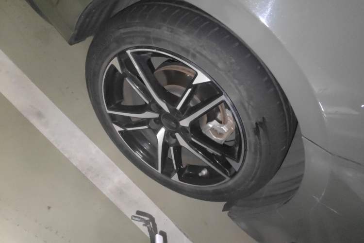 Used Geely Auto Binray 2022 Binrui COOL 1.5T DCT Electric Edition Right Front Wheel Hub