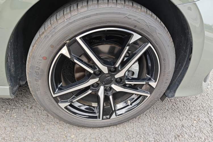 Used Geely Auto Binray 2022 Binrui COOL 1.5T DCT Electric Edition Right Front Wheel Hub