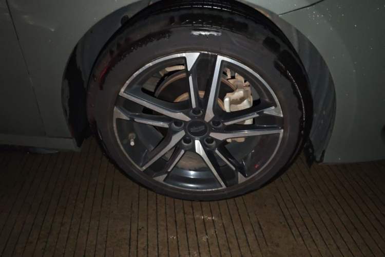 Used Geely Auto Binray 2022 Binrui COOL 1.5T DCT Electric Edition Right Front Wheel Hub