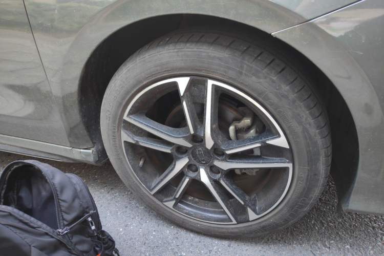 Used Geely Auto Binray 2022 Binrui COOL 1.5T DCT Electric Edition Right Front Wheel Hub