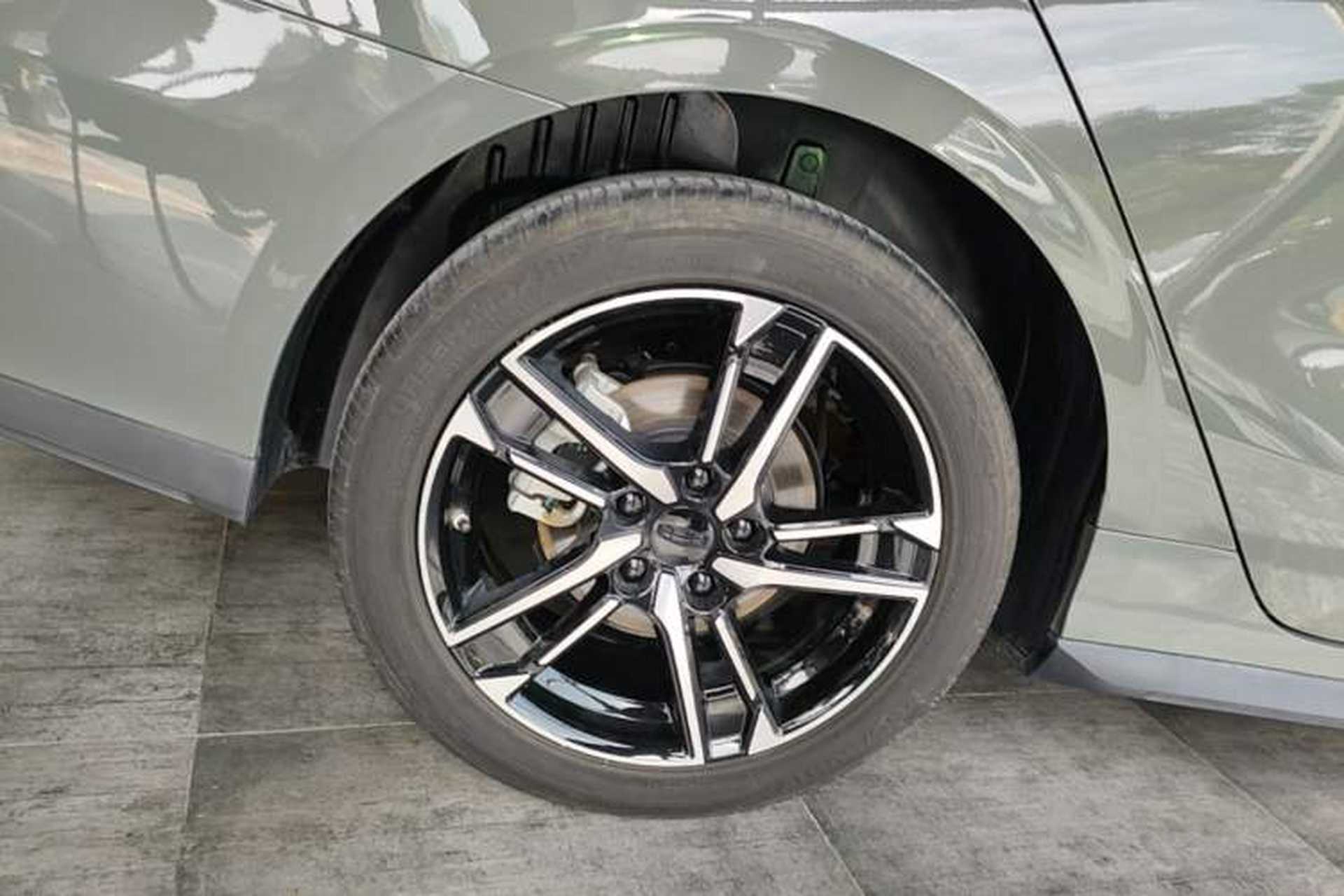 Used Geely Auto Binray 2022 Binrui COOL 1.5T DCT Electric Edition Right Rear Wheel Hub