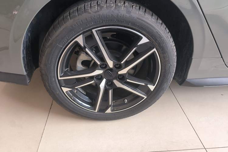Used Geely Auto Binray 2022 Binrui COOL 1.5T DCT Electric Edition Right Rear Wheel Hub