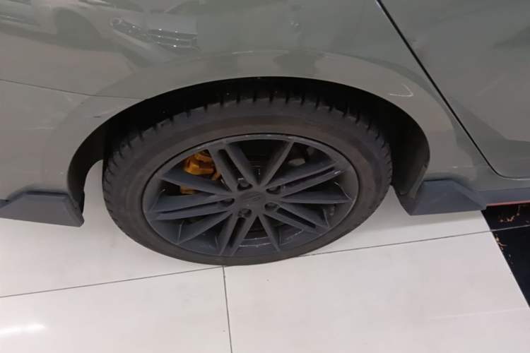 Used Geely Auto Binray 2022 Binrui COOL 1.5T DCT Electric Edition Right Rear Wheel Hub