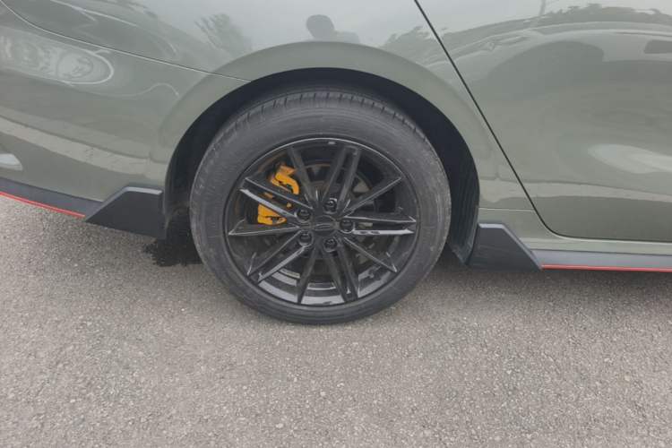 Used Geely Auto Binray 2022 Binrui COOL 1.5T DCT Electric Edition Right Rear Wheel Hub