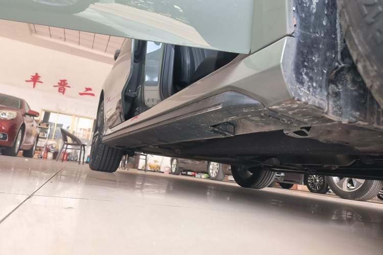 Used Geely Auto Binray 2022 Binrui COOL 1.5T DCT Electric Edition Right Side Sill