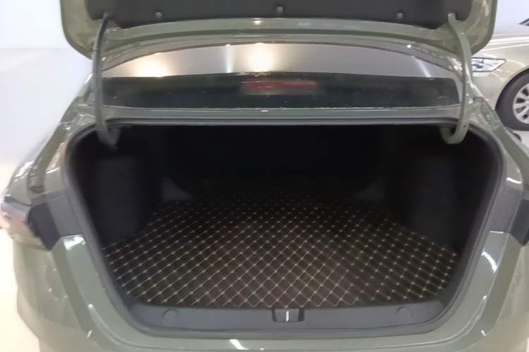 Used Geely Auto Binray 2022 Binrui COOL 1.5T DCT Electric Edition Trunk