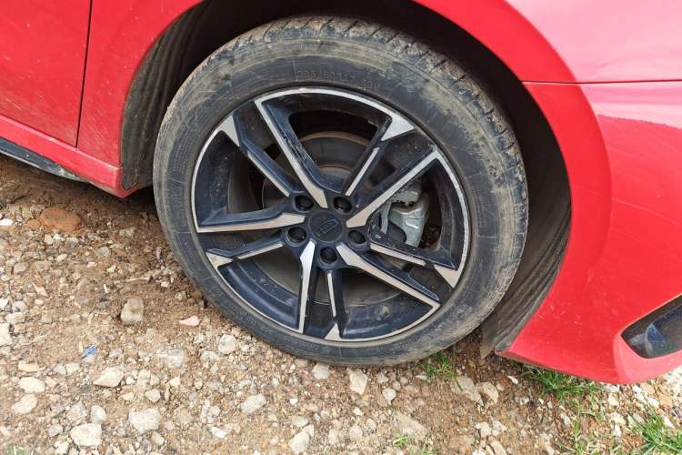 Used Geely Auto Binray 2022 Binrui COOL 1.5T DCT Windstorm Edition Right Front Wheel Hub