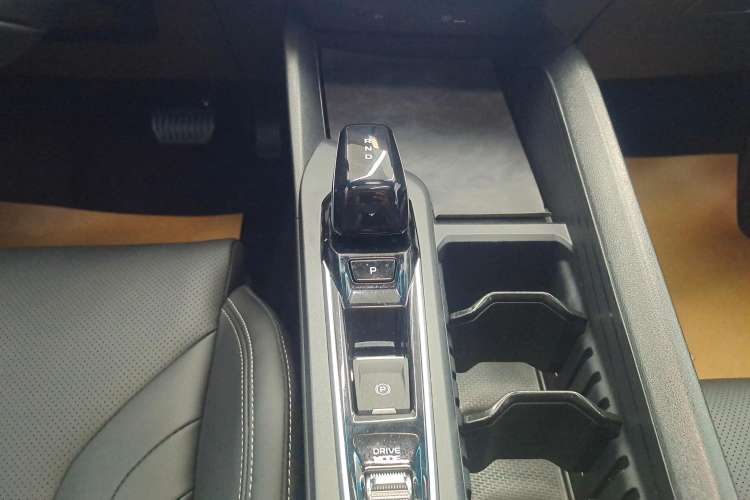 Used Geely Auto Binray 2022 Binrui COOL 1.5T DCT Electric Edition Gear Lever