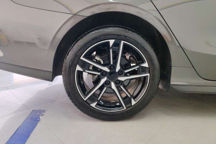Used Geely Auto Binray 2022 Binrui COOL 1.5T DCT Windstorm Edition Right Front Wheel Hub