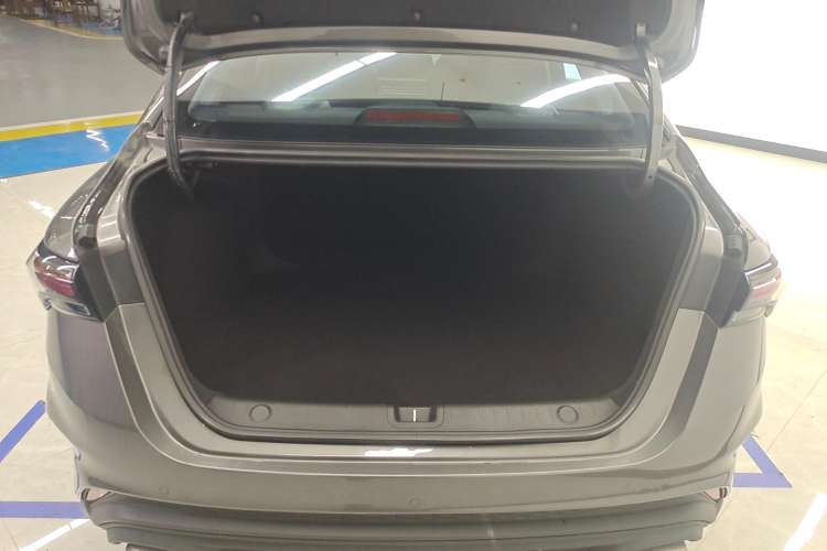 Used Geely Auto Binray 2022 Binrui COOL 1.5T DCT Electric Edition Trunk