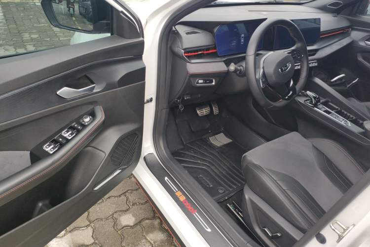 Used Geely Auto Binray 2022 Binrui COOL 1.5T DCT Electric Edition Driver Seat
