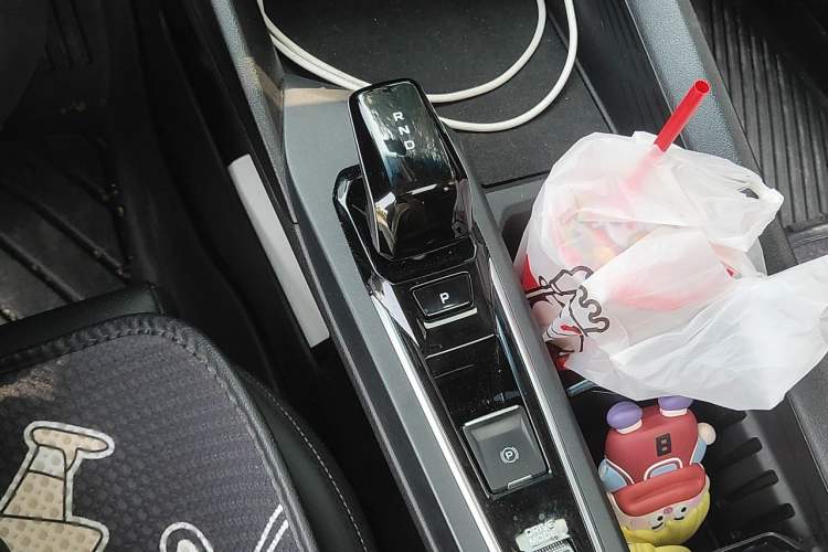 Used Geely Auto Binray 2022 Binrui COOL 1.5T DCT Electric Edition Gear Lever