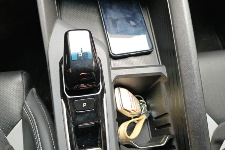 Used Geely Auto Binray 2022 Binrui COOL 1.5T DCT Windstorm Edition Gear Lever