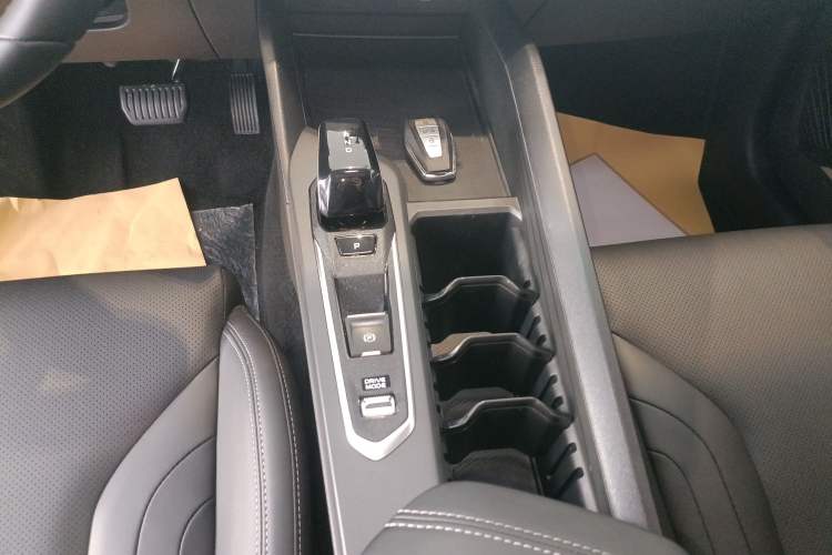 Used Geely Auto Binray 2022 Binrui COOL 1.5T DCT Windstorm Edition Gear Lever