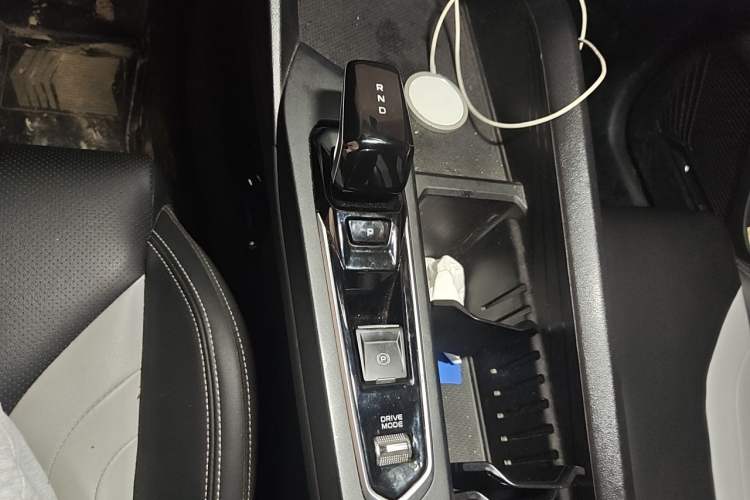 Used Geely Auto Binray 2022 Binrui COOL 1.5T DCT Windstorm Edition Gear Lever