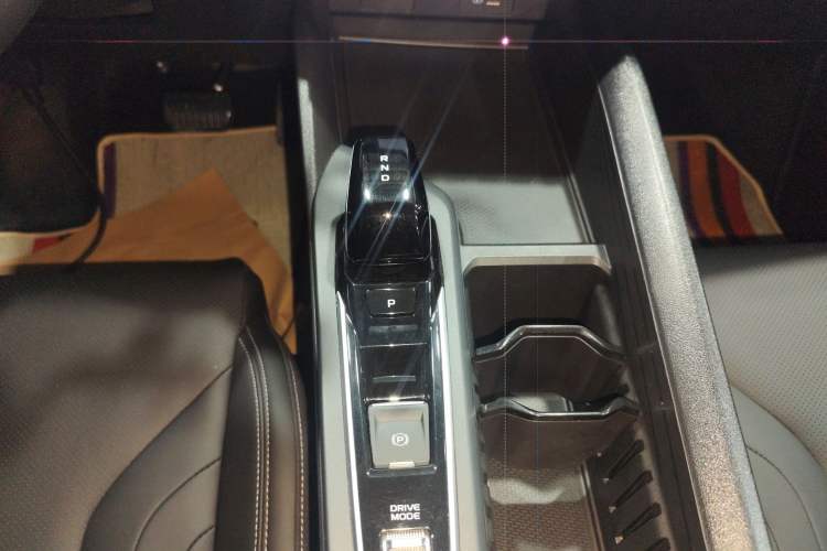 Used Geely Auto Binray 2022 Binrui COOL 1.5T DCT Electric Edition Gear Lever