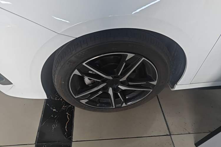 Used Geely Auto Binray 2022 Binrui COOL 1.5T DCT Electric Edition Left Front Wheel Hub