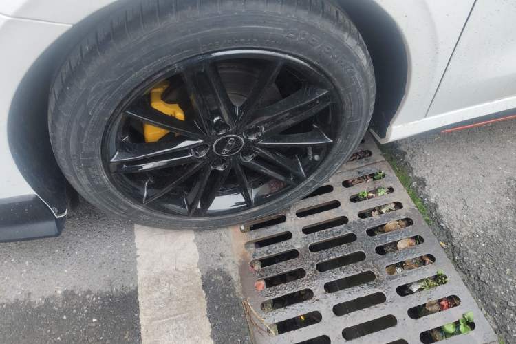 Used Geely Auto Binray 2022 Binrui COOL 1.5T DCT Electric Edition Left Front Wheel Hub