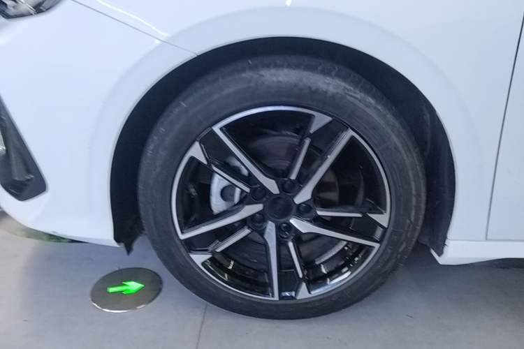 Used Geely Auto Binray 2022 Binrui COOL 1.5T DCT Electric Edition Left Front Wheel Hub