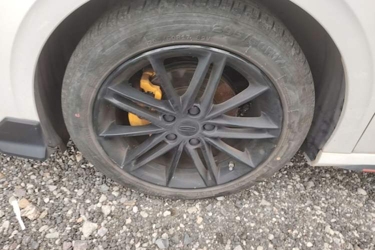 Used Geely Auto Binray 2022 Binrui COOL 1.5T DCT Electric Edition Left Front Wheel Hub