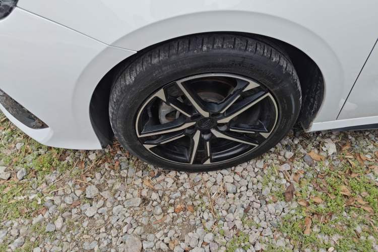 Used Geely Auto Binray 2022 Binrui COOL 1.5T DCT Windstorm Edition Left Front Wheel Hub