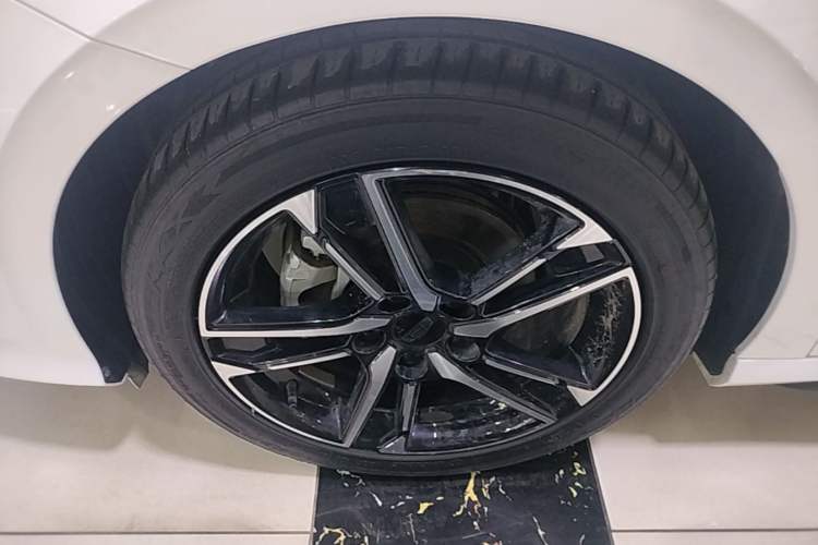 Used Geely Auto Binray 2022 Binrui COOL 1.5T DCT Windstorm Edition Left Front Wheel Hub